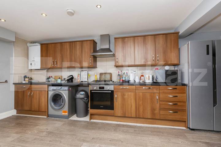 spacious 3 bedroom property with bills included except for council tax Camden Road , Holloway